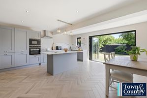 CHASE ROAD WEST- click for photo gallery
